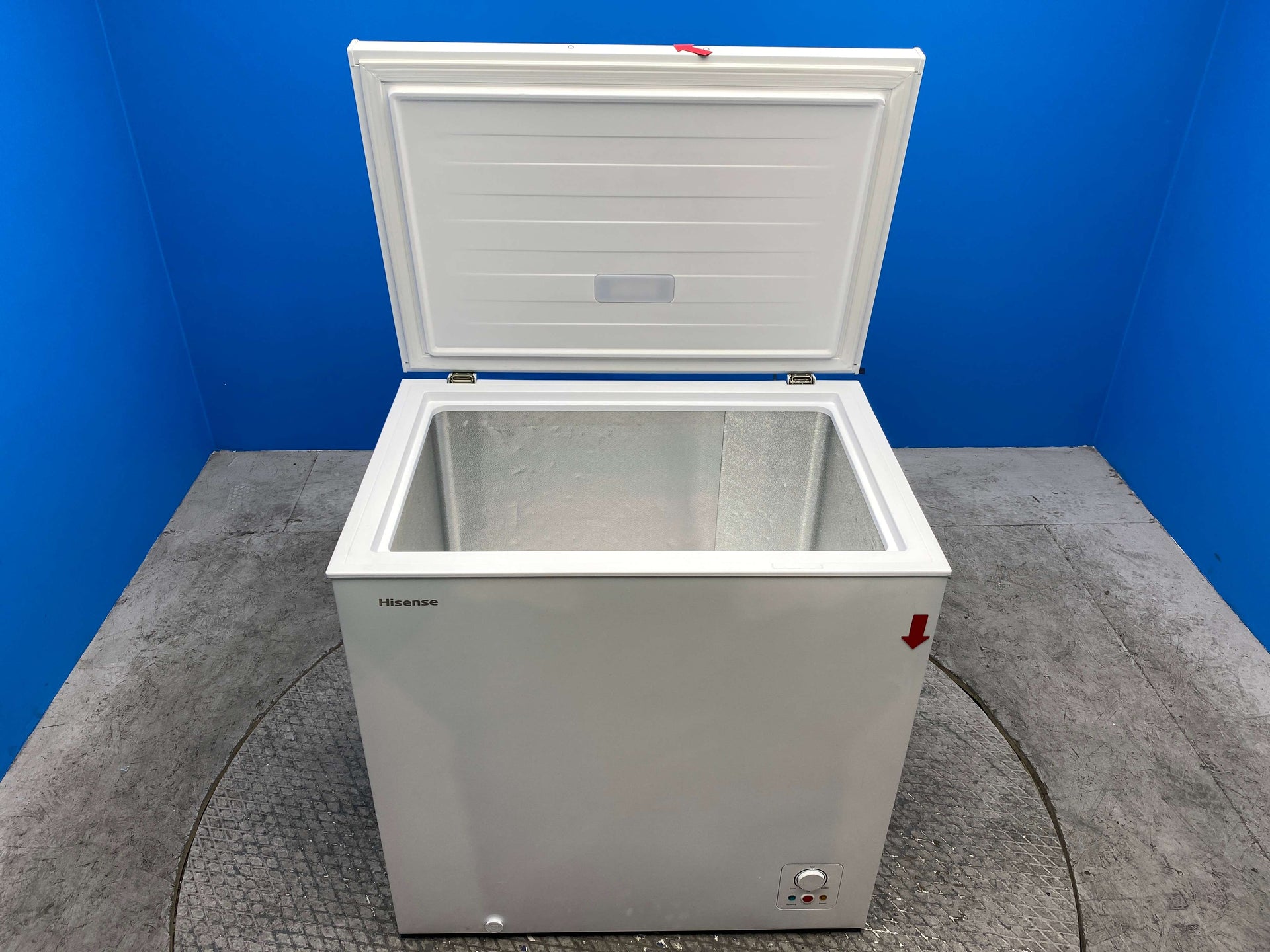 Hisense FC252D4BW1 198L Freestanding Chest Freezer - White