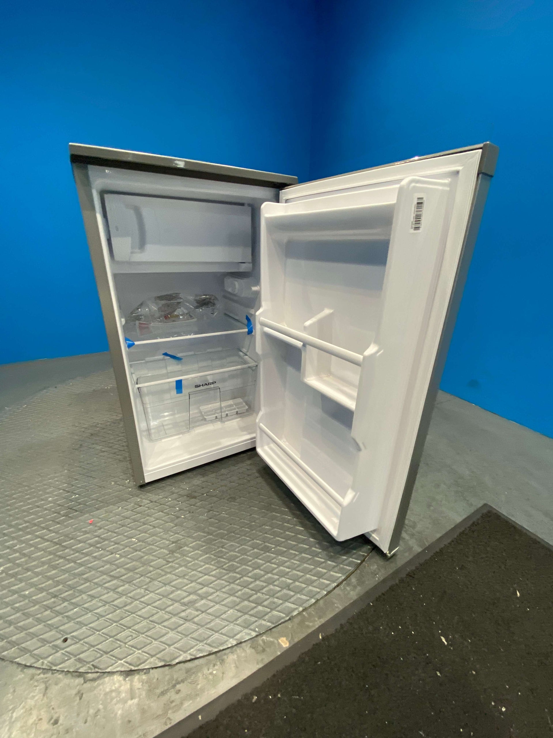 Sharp SJ-UE080M4S-EN 84 Litre Undercounter Fridge - Silver