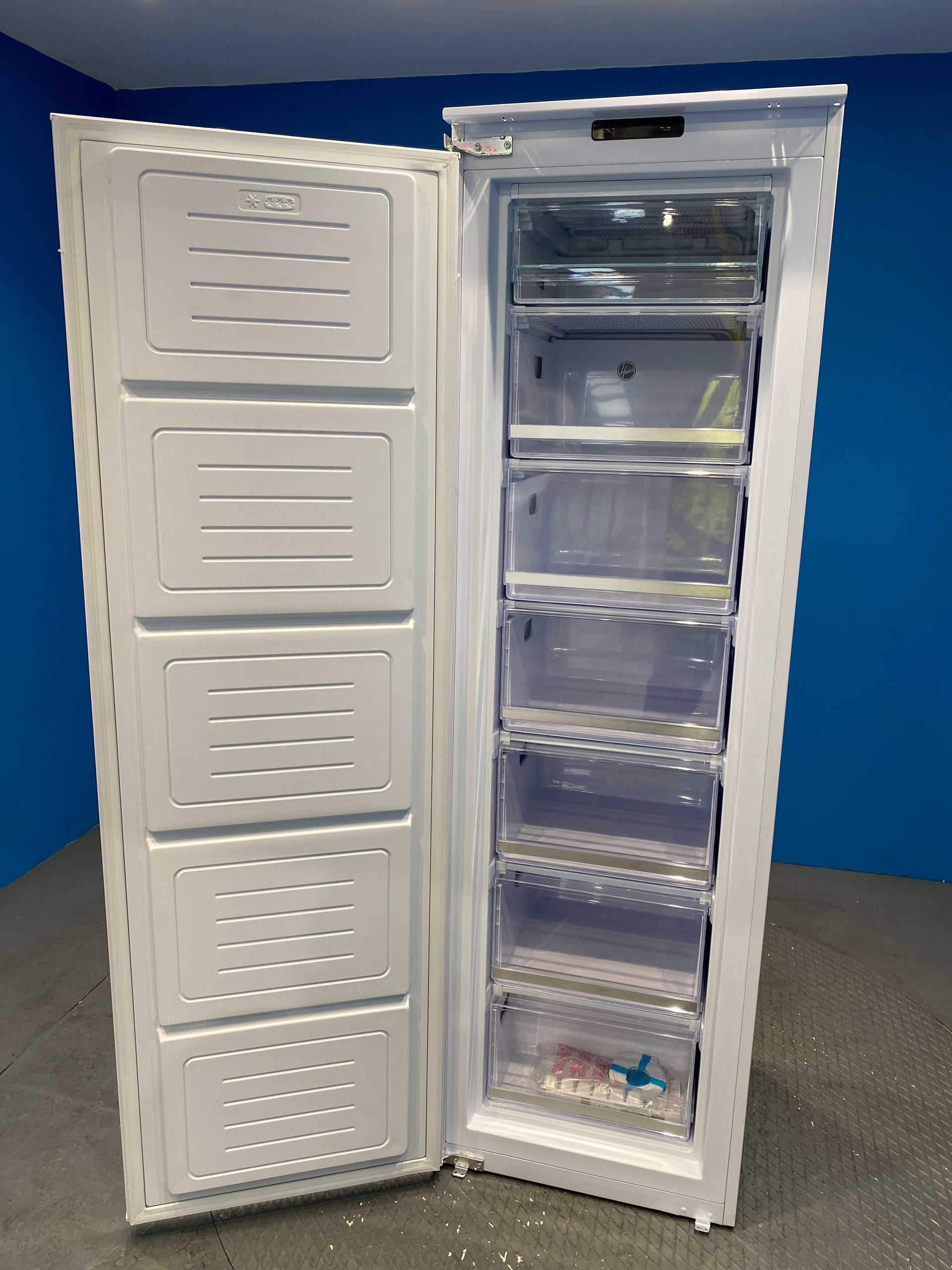 Hoover HBOU172UK/N Integrated 204 Litre Upright Freezer - White