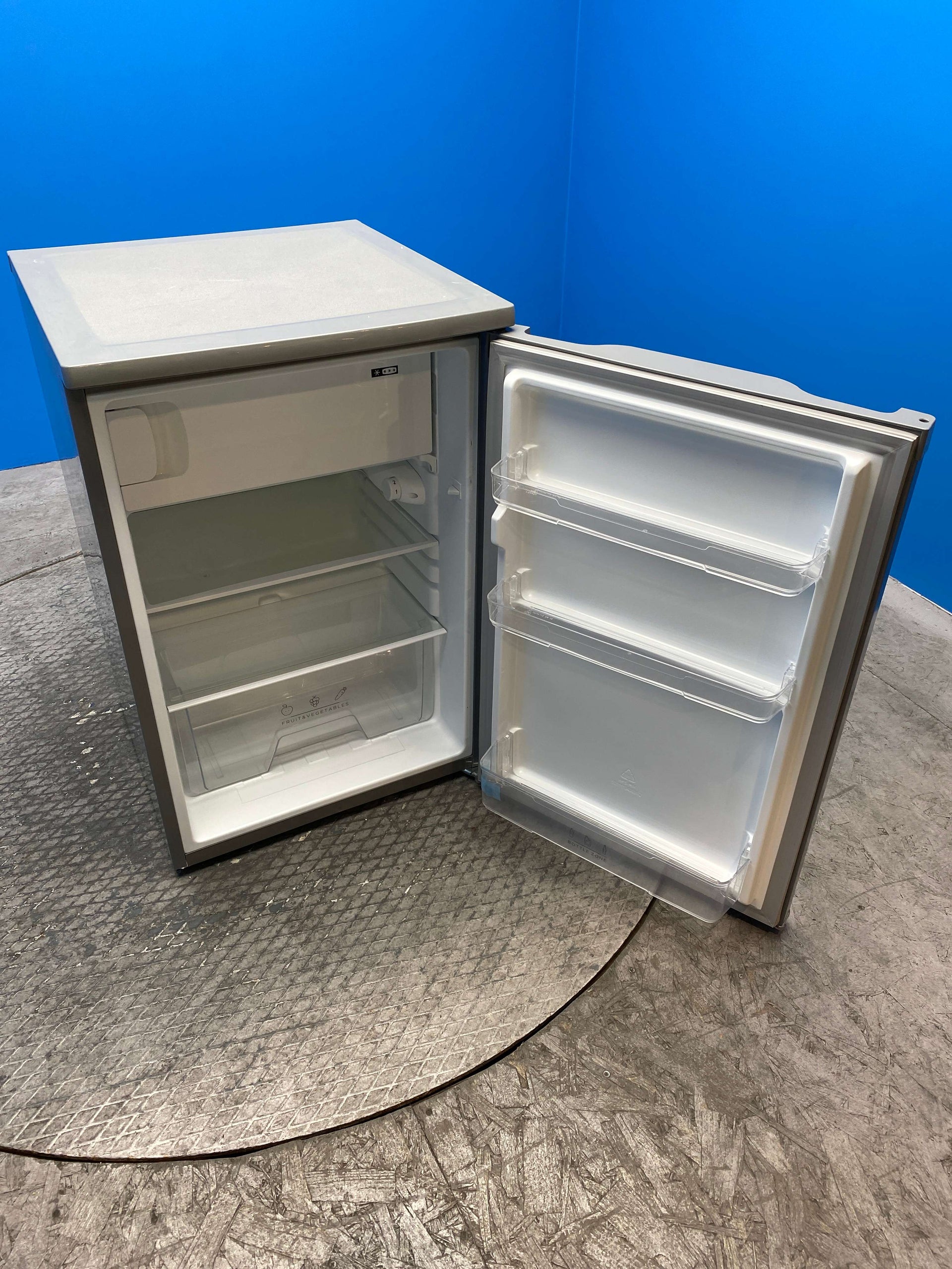 Statesman R155S 113 Litre Under Counter Fridge - Silver