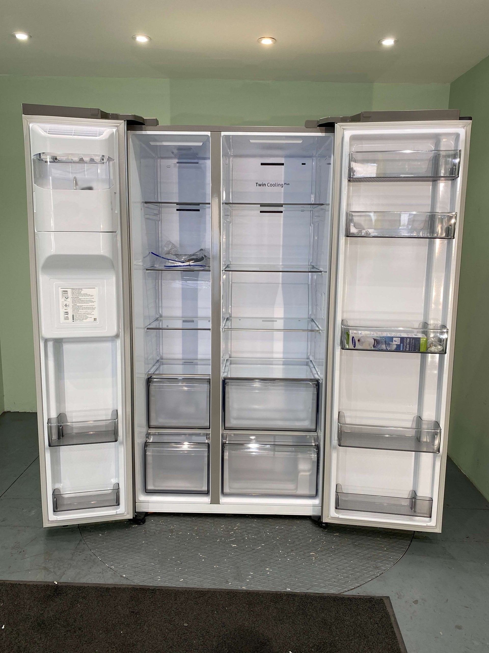 Samsung RS68CG882ESLEU American Style Fridge Freezer 60/40 634 Litres - Silver