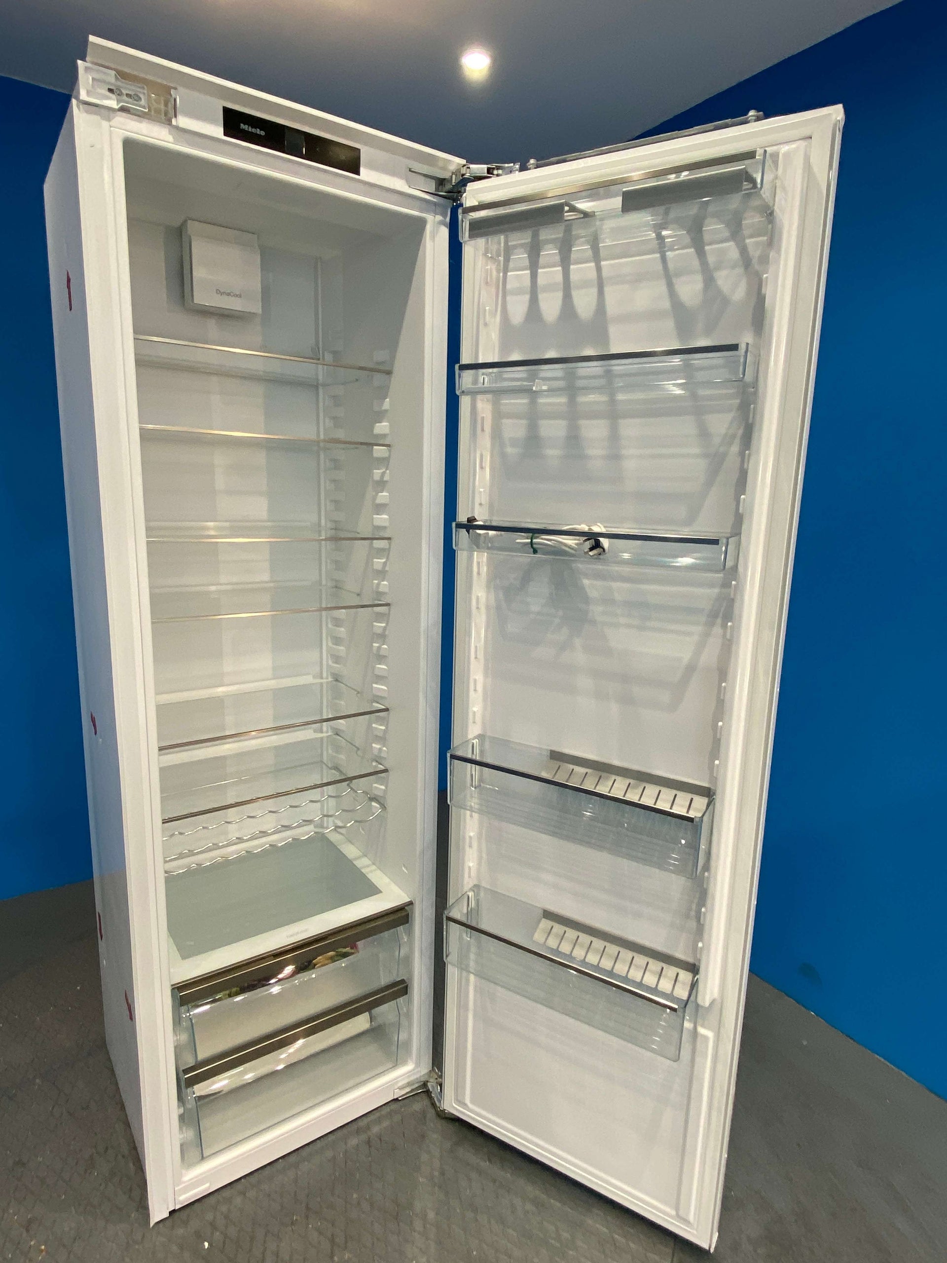 Miele K7733E Integrated 309 Litre Larder Fridge - White